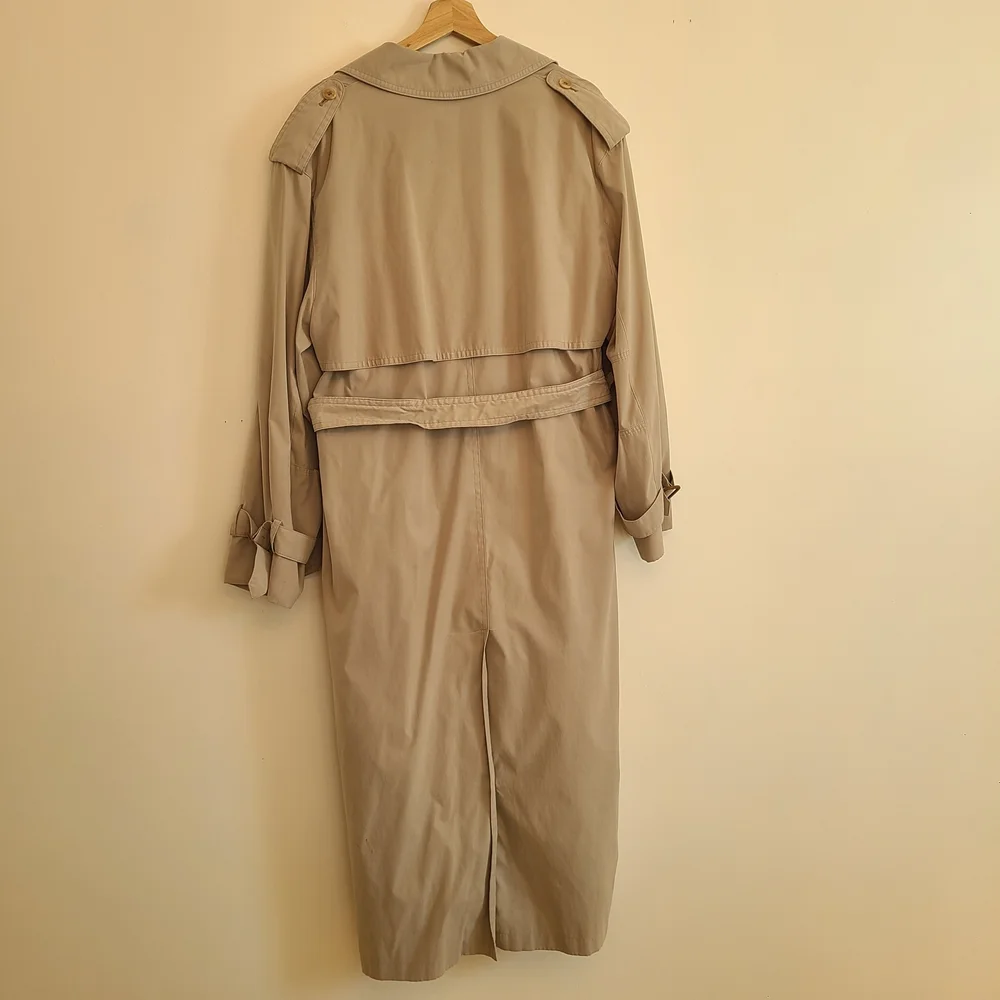Burberry Beige Trench Coat with Classic Nova Check Lining - Picture 6 of 8